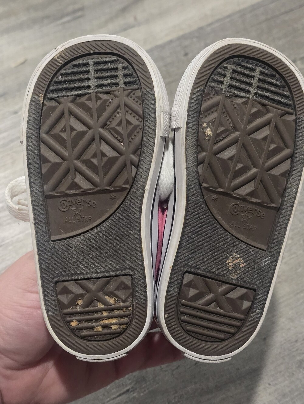 Pink Converse - Picture 4 of 4